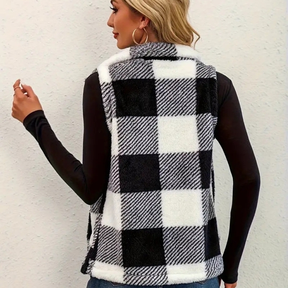 Chic Black and White Checkered Women's Vest - Picture 3 of 5